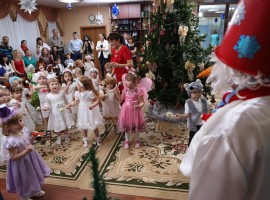 Новогодний праздник в группе № 14 «Капелька»